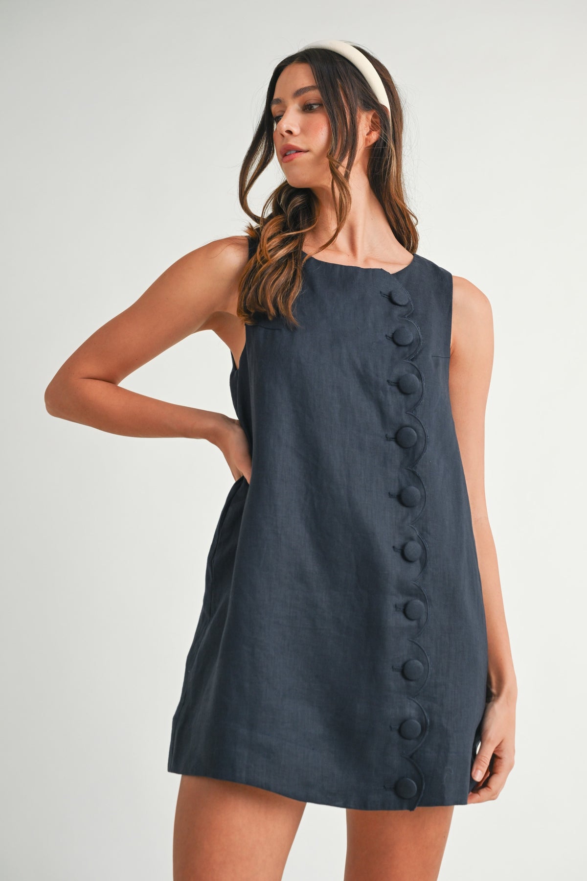 Scallop Button Detailed Linen Dress