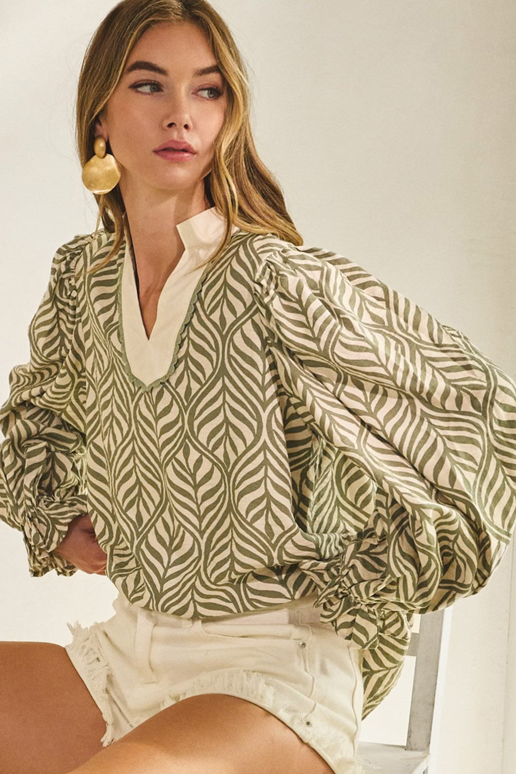 Leaf Lace Puff Blouse